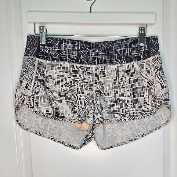Lululemon Speed Short 2.5" - 2016 Seawheeze - 6 Grid Map Texture White Black - Picture 2 of 4
